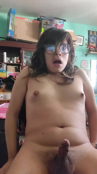 Crystal Phoenix: गुआनर ट्रांस गर्ल पोर्न देखते हुए खुद को छूती है