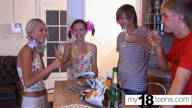 My 18 Teens: My18teens - groepseks twee koppels - klaarkomen in de mond