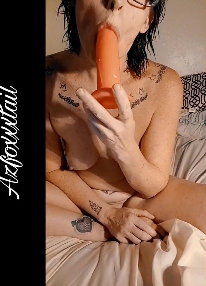 AzFoxxxTailPhelicia: Dildo ssie i pluć 2