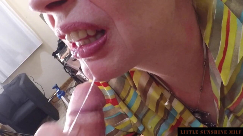 Little Sunshine MILF: Lần đầu tiên đụ đít đứng hơn xuất tinh vào miệng atm