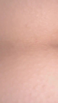 A 19-year-old Cutie Learned to Show Anal Close-ups