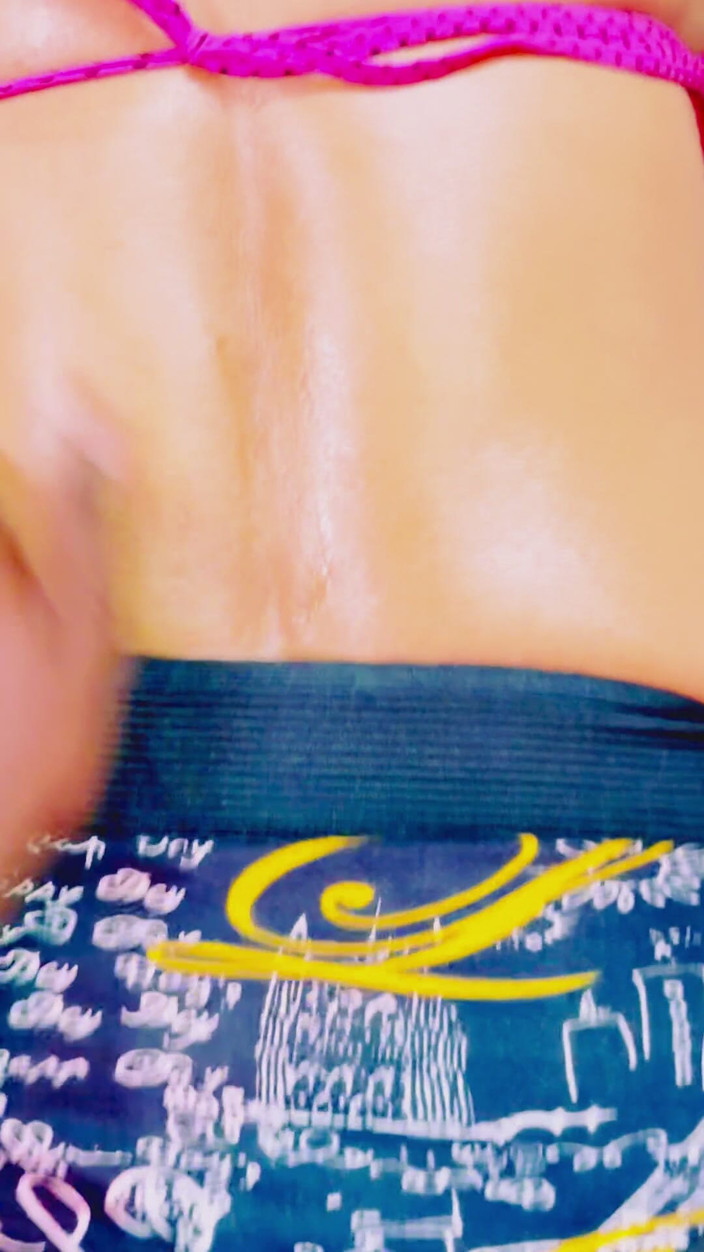 Beautiful mask: Mia moglie scopata per la prima volta da Hotel Massager...