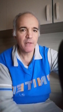 Setesesso7: Můj tvrdý penis je hlavním aktérem spolu s koulemi oteklým...