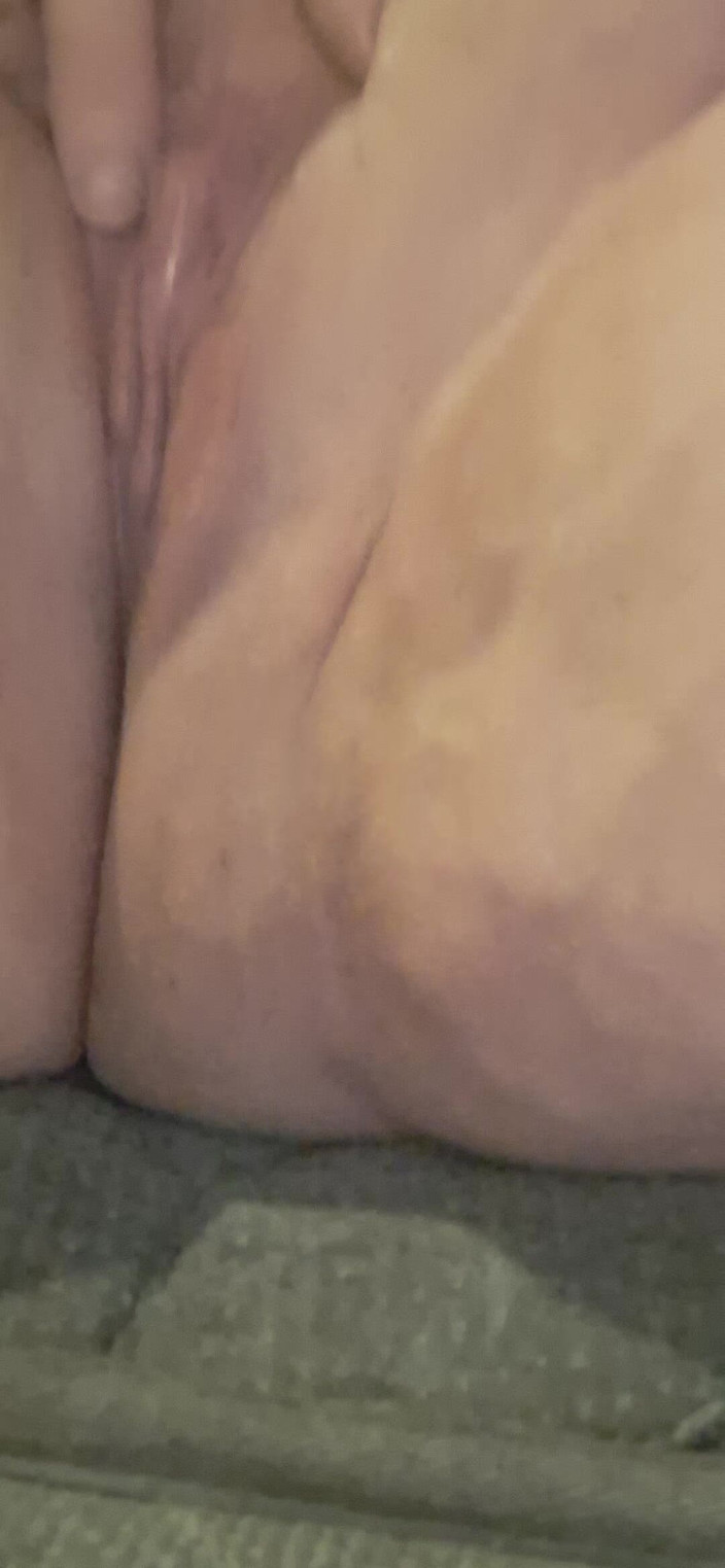 MAGLIGHTGIRL69: Strofinando il clitoride fino a quando non sborro