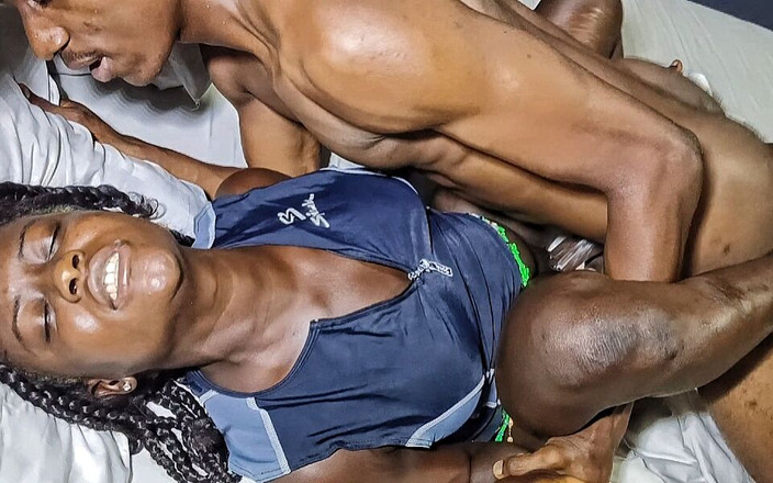 Bangweather: Жена изменяет с водителем мужа