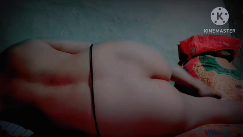 TricolorMusic3: Moje kundička je připravena na sex, Moje kundička uvolňuje hodně...