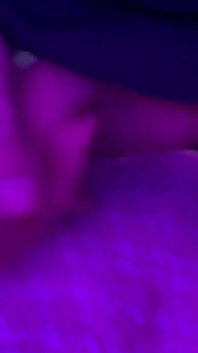 Cuzinho aberto com 2.pau e vibrador