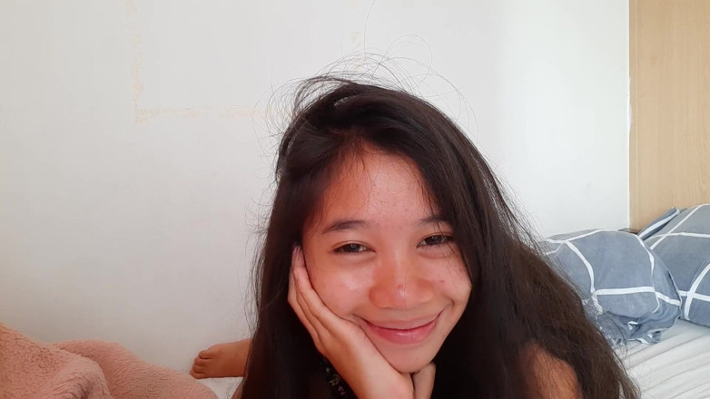 creamberryfairy: Tagalog Fucking Horny GF