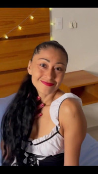 Lifting Your Maid's Skirt to Lick Her Pussy