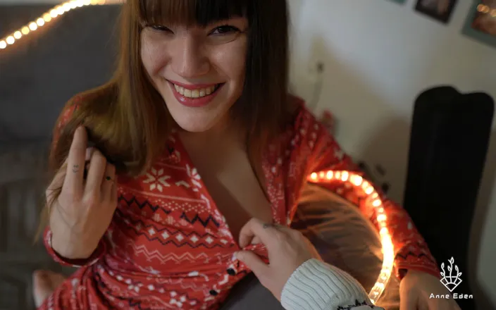 Anne Eden: First Anal Creampie Christmas Clip!!