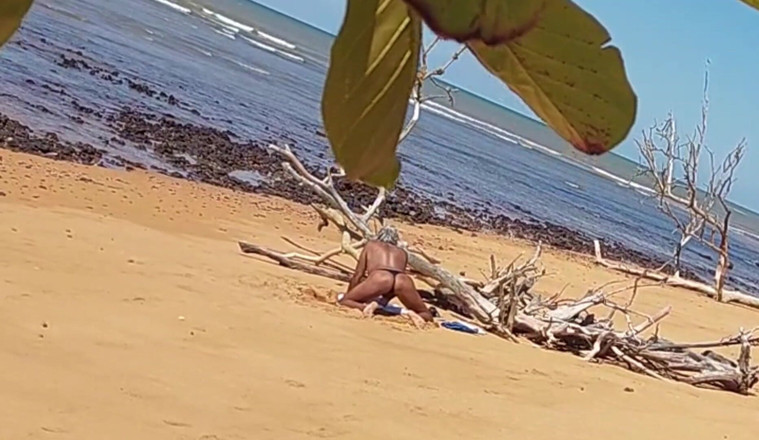 Ladysilvas: Ladysilva Was Filmed Hiding Tanning Her Hot Ass on the...
