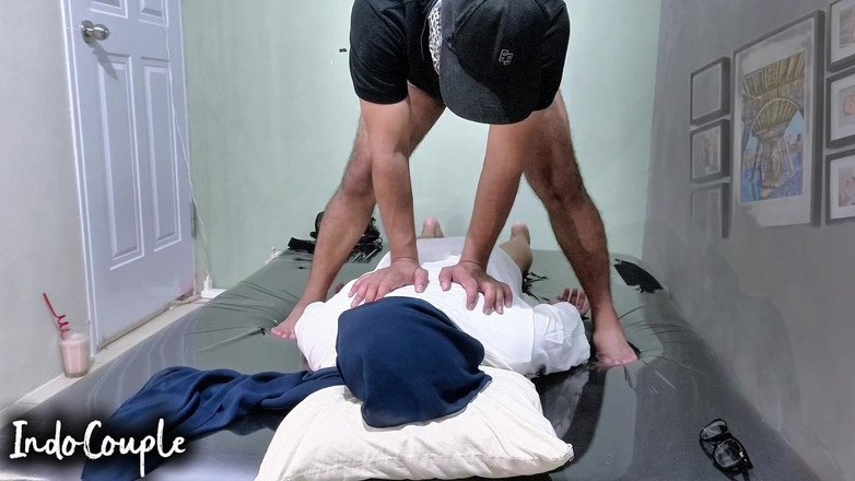 Indo Couple: Era in cerca di un massaggio con lieto fine a...