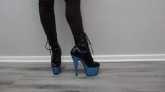 Kinky Lyrical: Botas: Modelando diferentes pares de botas