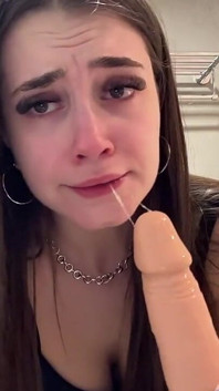 Ich Lutsche Meinen Neuen Dildo