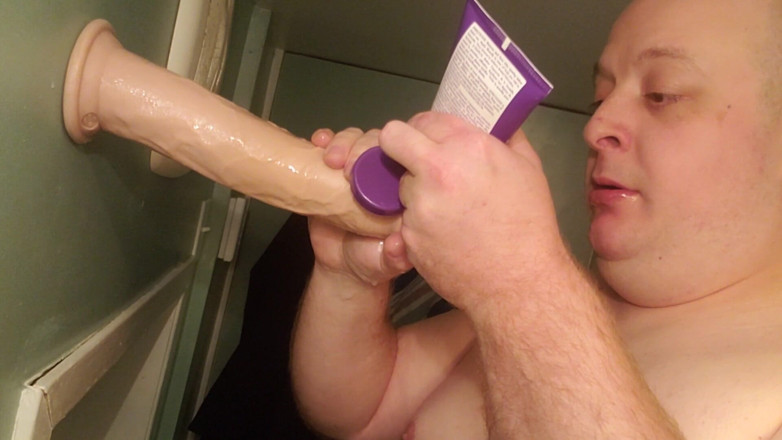 Charlieboy69: Vibrator adânc în gât de 11 inci ziua 9