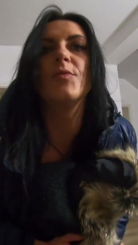 Spousta mrdky na mých pérových bundách při nošení dlouhých bot a sexy oblečení 212