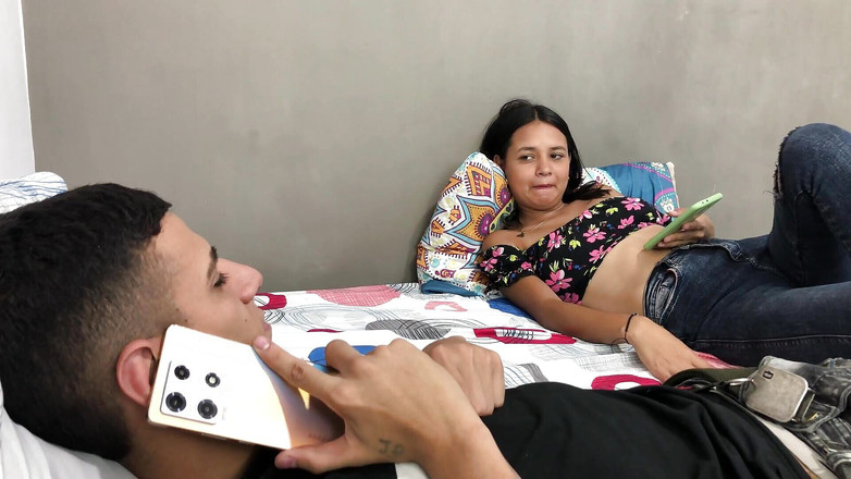 Dallanalove: Сексуальна зведена сестра не витримує бажання трахатися зі мною і просить мене дуже добре трахатися