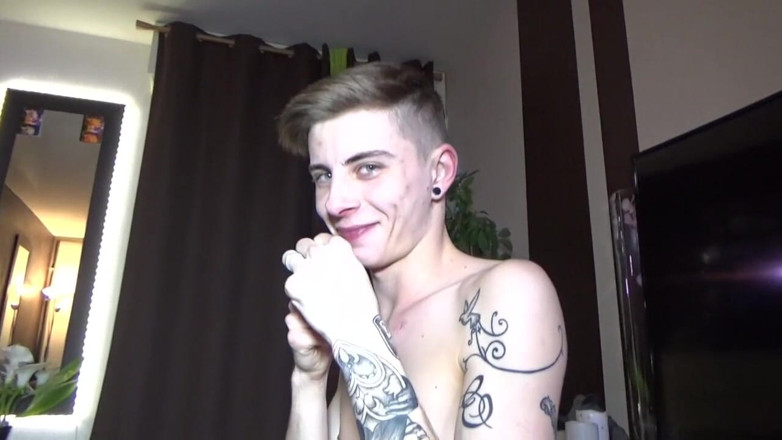 French dudes with big cocks: Jarome James fucked his straigth friend Morgan