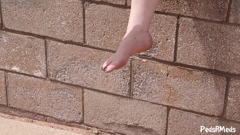 PedsRMeds: Mica domnișoară Rya Flip Flop popping afară