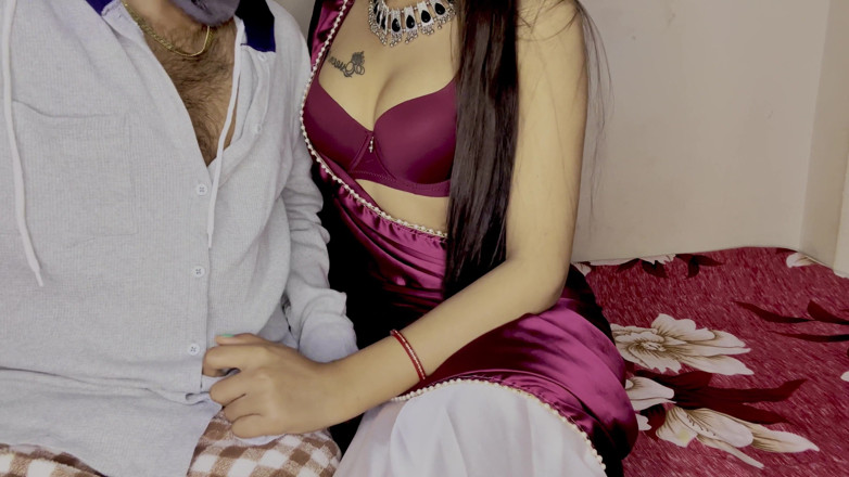 Siya Singh: Sexy bhabhi ke saath gift de kar šukání celé desi šukání show...