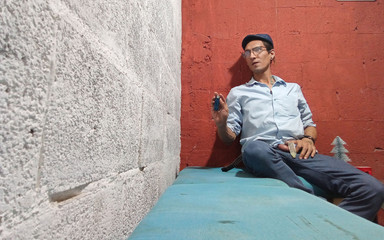 Raba erre elle: Kancelářská pracovnice Raba Zell ví, jak ejakulovat v kondomu