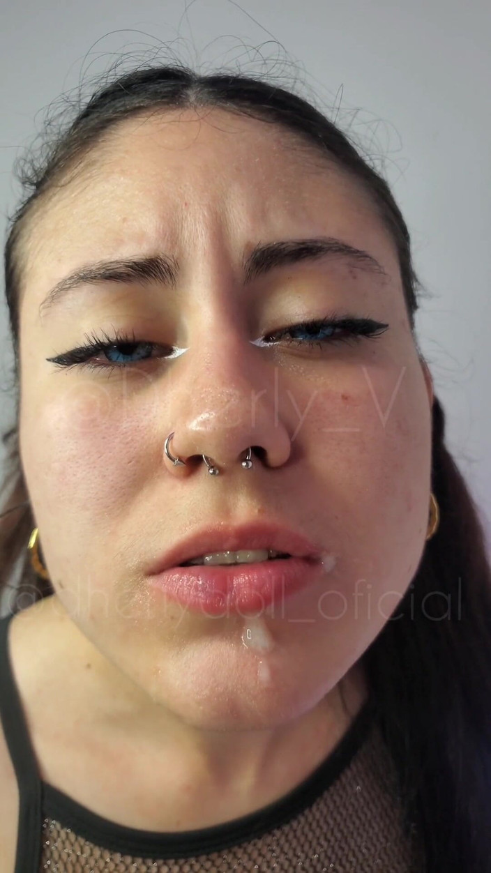 DherlyDoll: Teman wanita kawan saya suka air mani saya, dia menelan...