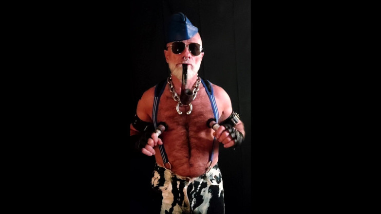 MusclesCigarsFFPig: Відкачування сосків
