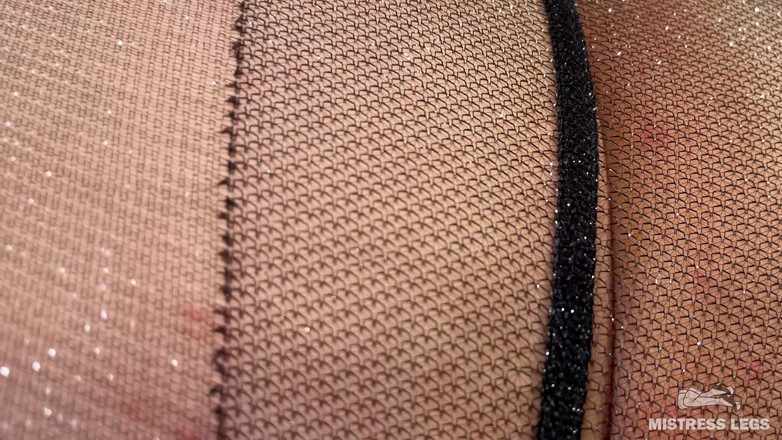 Mistress Legs: Pov dưới cặp mông to của tôi: chân nylon &amp; trêu...