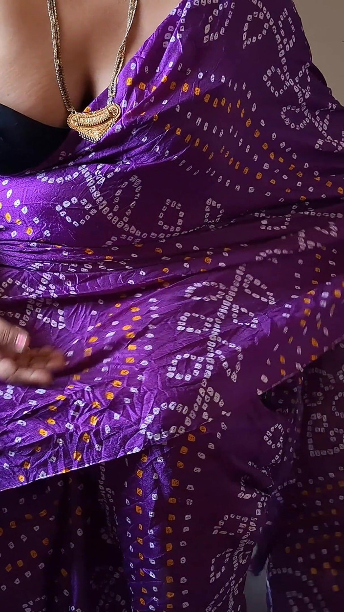Hot Pavitra: Tengok Saree Saya , Love It