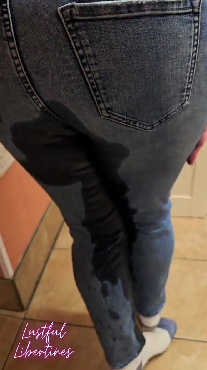 Lustful Libertines: Jeans Wetting