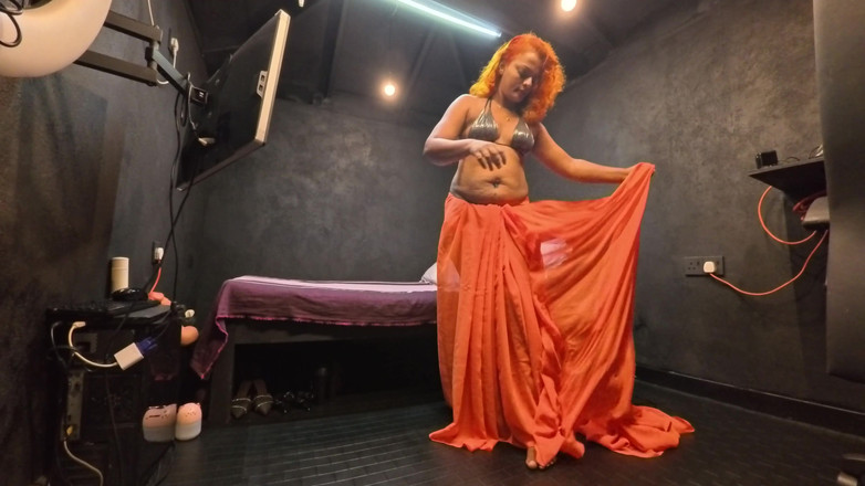 Beauty7Angels: Saree thử trên đường với nữ hoàng vú to khỏa thân...