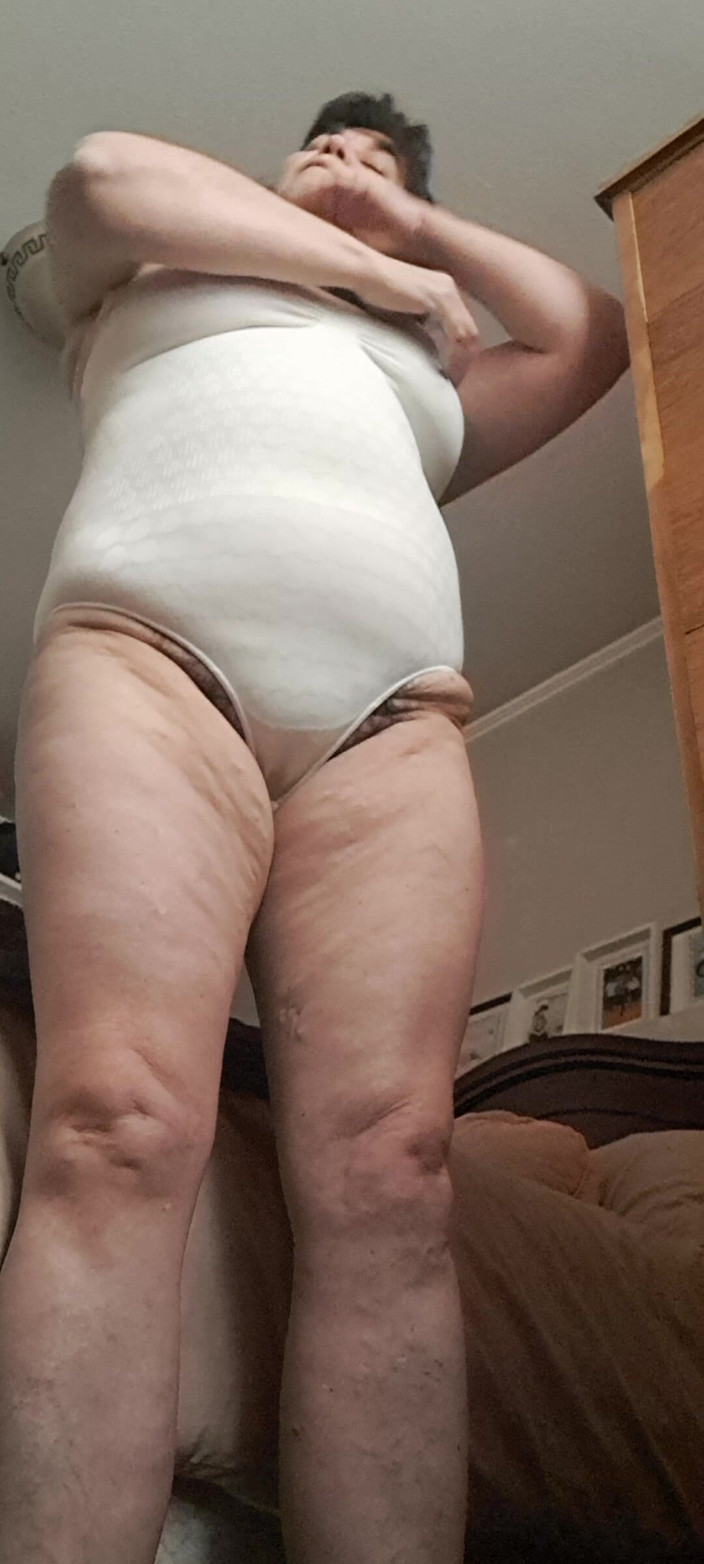 Mommy big hairy pussy: Cơ thể này sẽ chạy