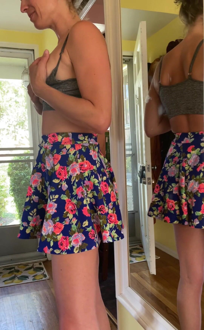 VibeWithMommy: My Horny MILF Neighbor Came Over and She Was Extremely...