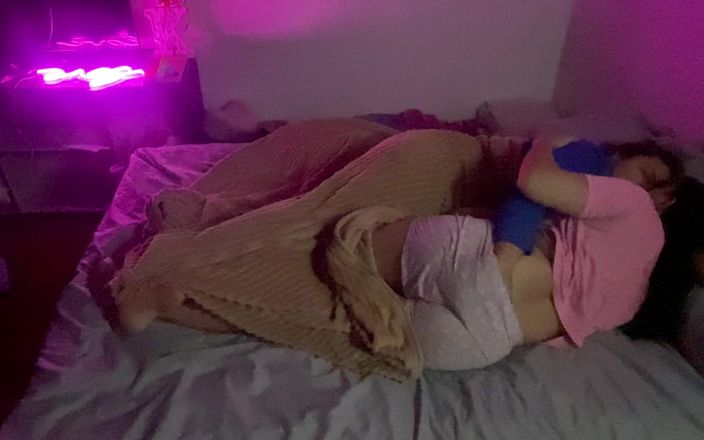 Zoe &amp; Melissa: Romantik lezbiyen yatmadan önce makaslıyor