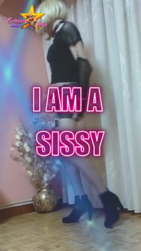 Momente: Sissy Tanzt Und Zeigt Sich Selbst