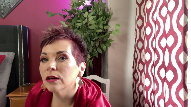 Ruby Lynne: MILF merokok rokok menggoda &amp; seksi