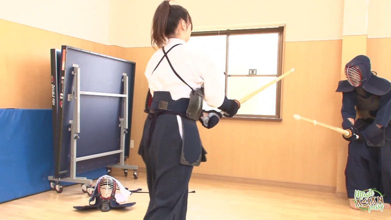 Magic Asian Pussy: C’était l’heure de la pratique, et elle avait faim de...