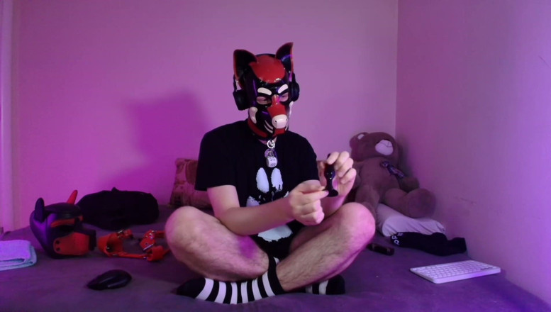 Alex GoodBoy: 子犬遊びでディープスロートと引き締まったお尻を促す