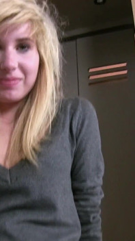 Vicky Pretty 18 Anni Bionda Va Porno Casting