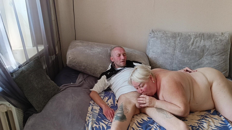 Zona901: Tiefer blowjob von einer nachbarin mit lutschen und schlucken von...