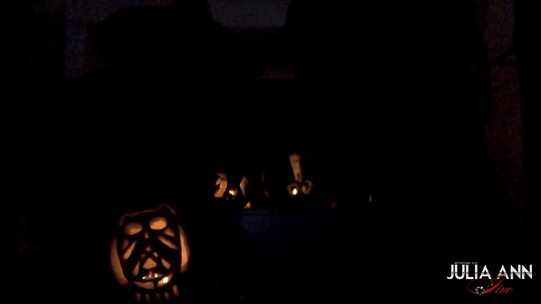 Julia Ann: Джулія Енн і Дженна Фокс карв Гарбузи