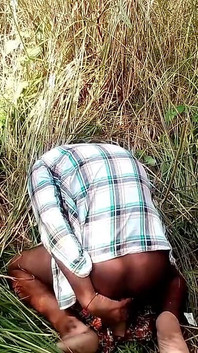 숲에서 큰 오이 하드코어 자위로 섹스하는 인도 십대 소년 후장