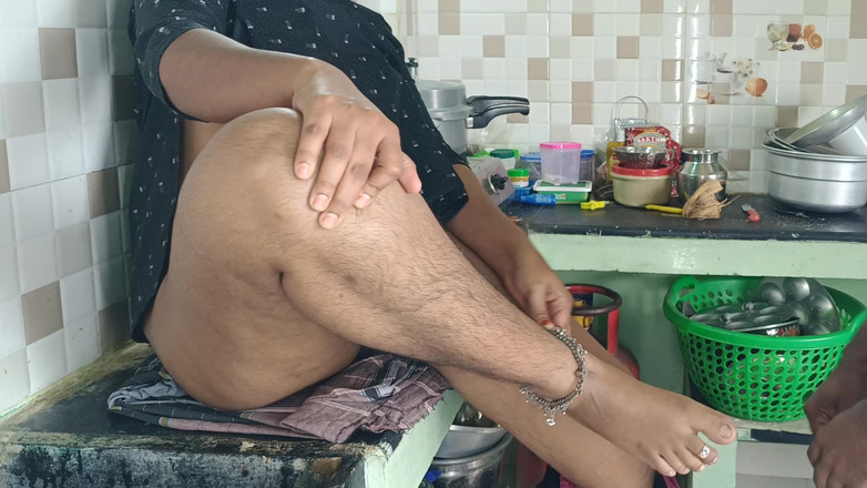 Palani69: Ama de casa caliente folla en romance en cocina
