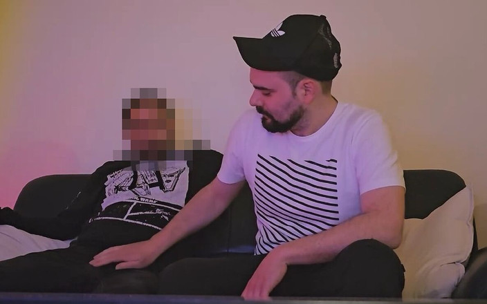 AntoGoesHunting: Tetanggaku yang sudah menikah lagi asik bersenang-senang sama aku