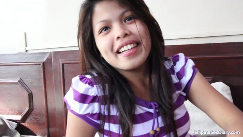 Sex Diary: Beautiful Pinay bends over for foreign cock