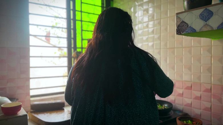 Your Boy's Cum: Mamă sexy bhabhi musulmană este futută anal de Debar când...