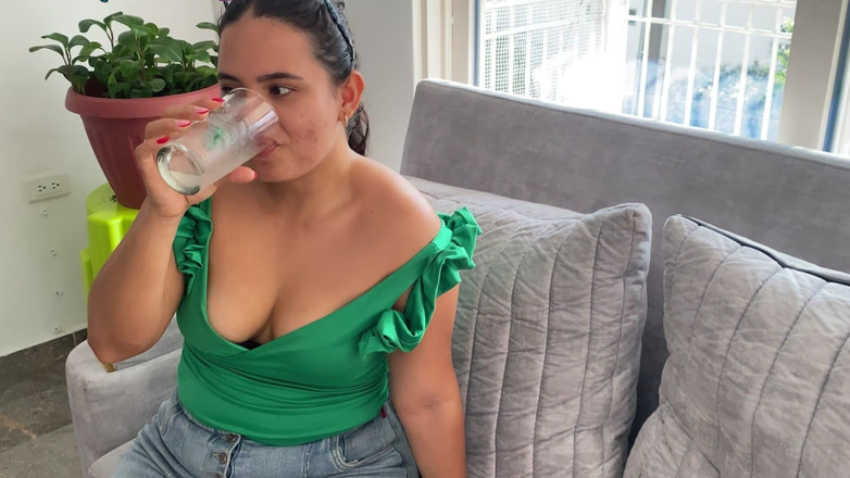 Pronoia Mey: 이웃과 사고를 당해