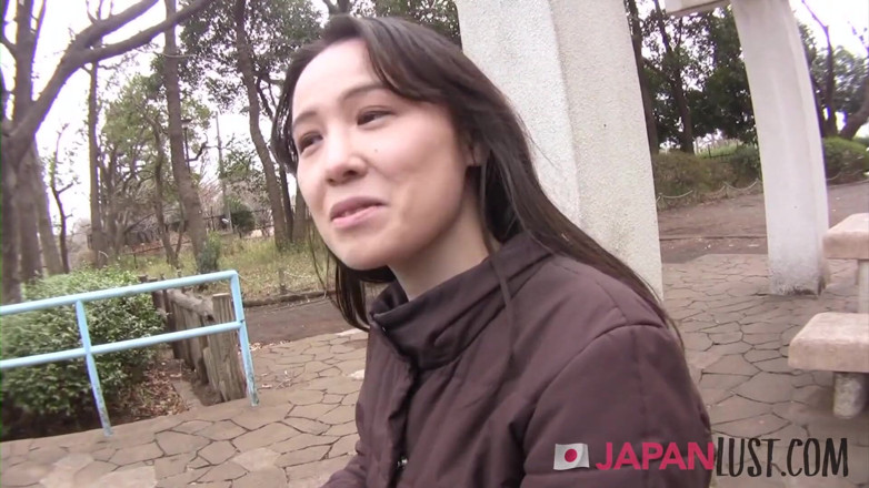 Japan Lust Gold: 겸둥이 일본 밀프 면도 보지 POV 질싸