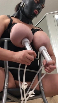 젖탱이 밀러 캠에서 젖을 짜는 김프 J 컵 젖탱이 3
