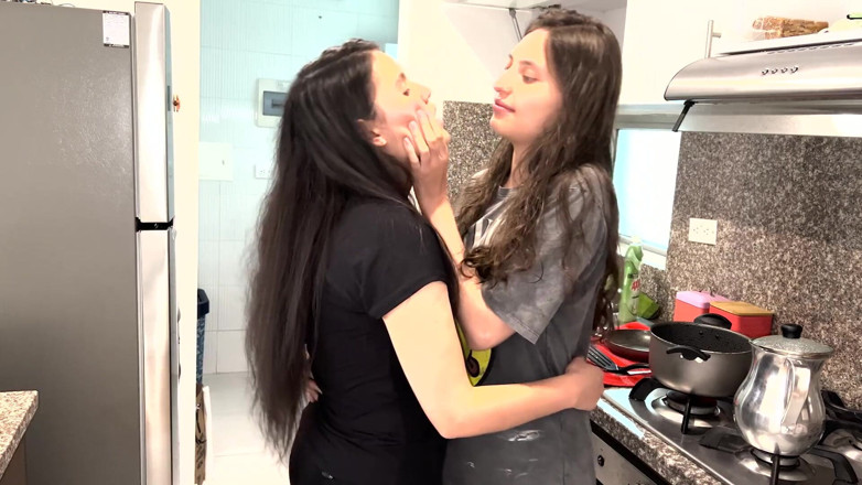 scarlettandc: I Love Feeling My Neighbor's Vagina